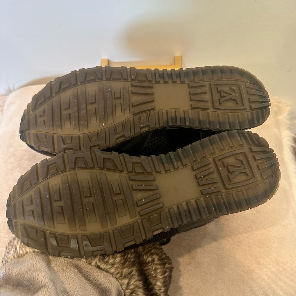 Louis Vuitton Black and Brown Monogram Sneaker - Picture 9 of 11